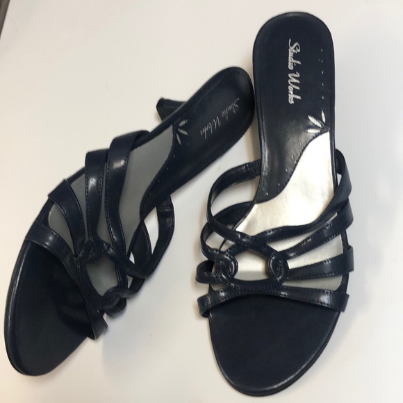 Studio Works Strappy Navy Sandals 9.5 Like New! - Picture 2 of 8